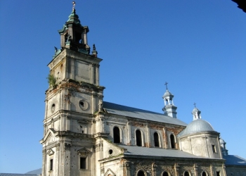 Палаци, фортеці, монастирі