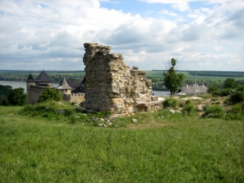 Каменное кольцо Подолья (крепости, пещеры, сплав по Днестру)